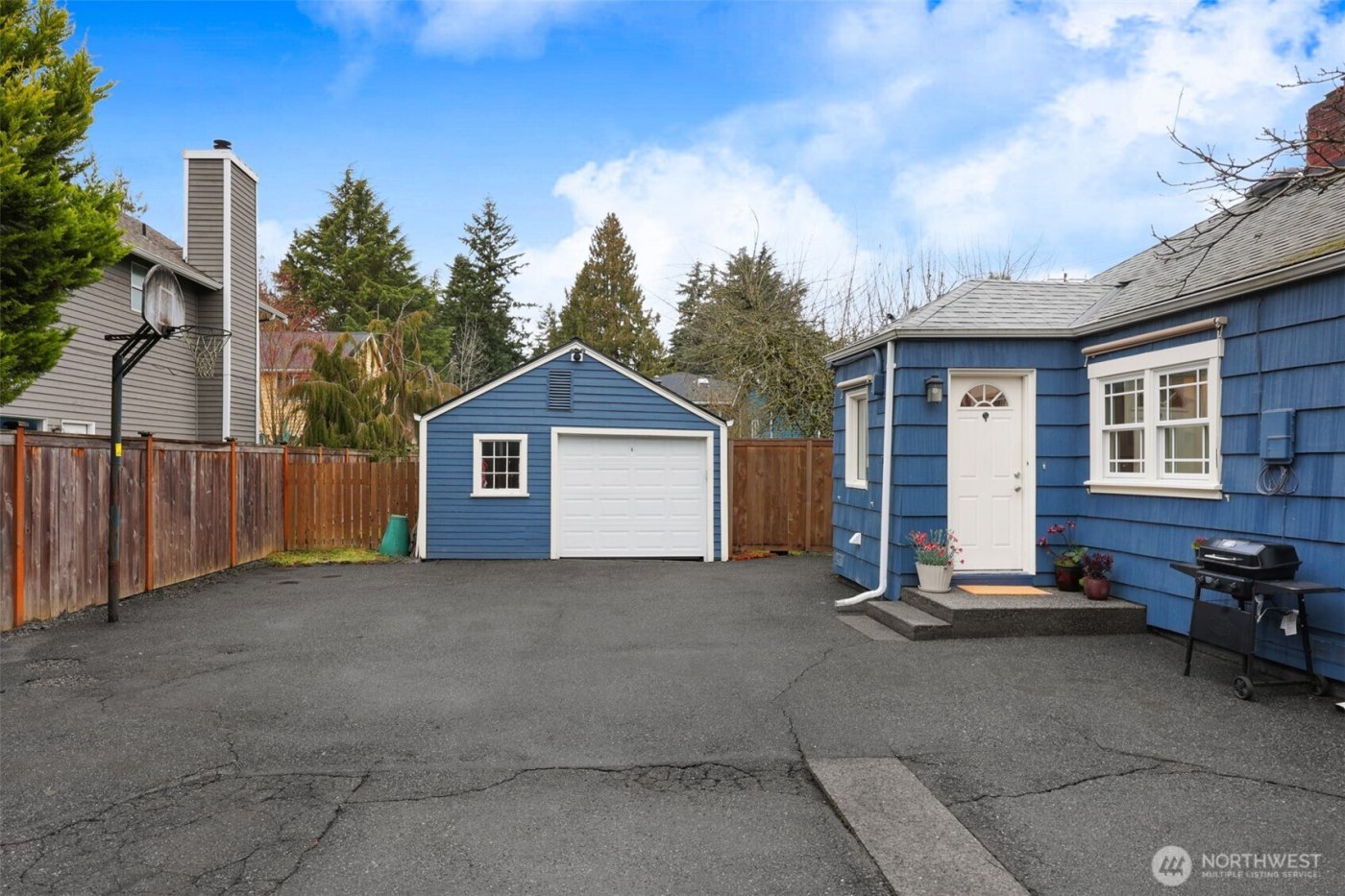 11605 Meridian Avenue N, Seattle, WA 98133