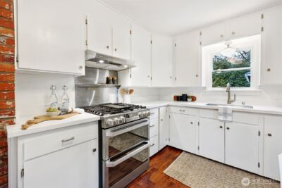 11605 Meridian Avenue N, Seattle, WA 98133 - Photo 10