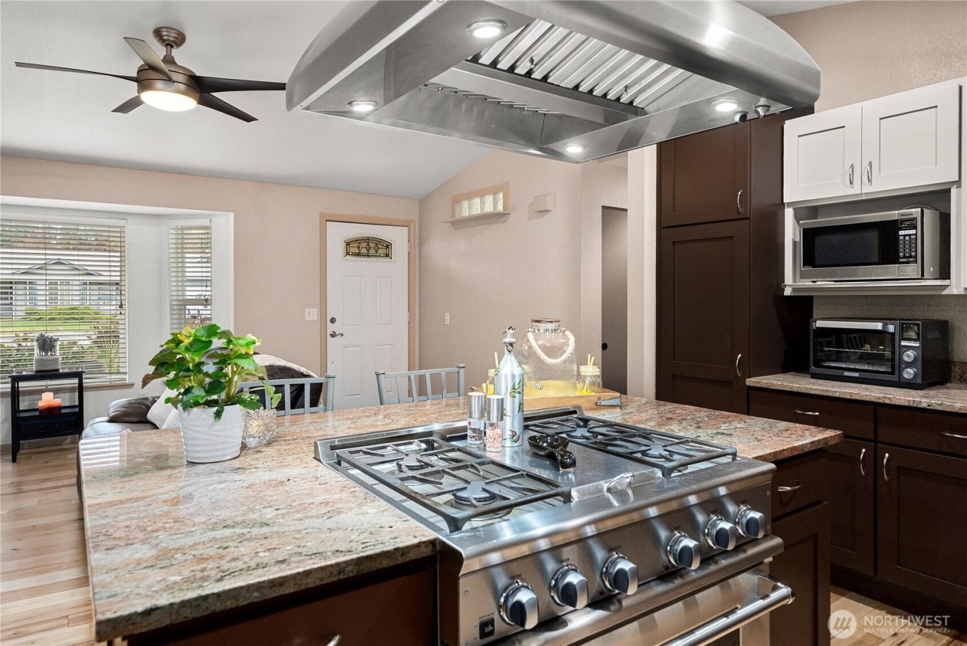 21621 SE 238th Street , Maple Valley, WA 98038-8565