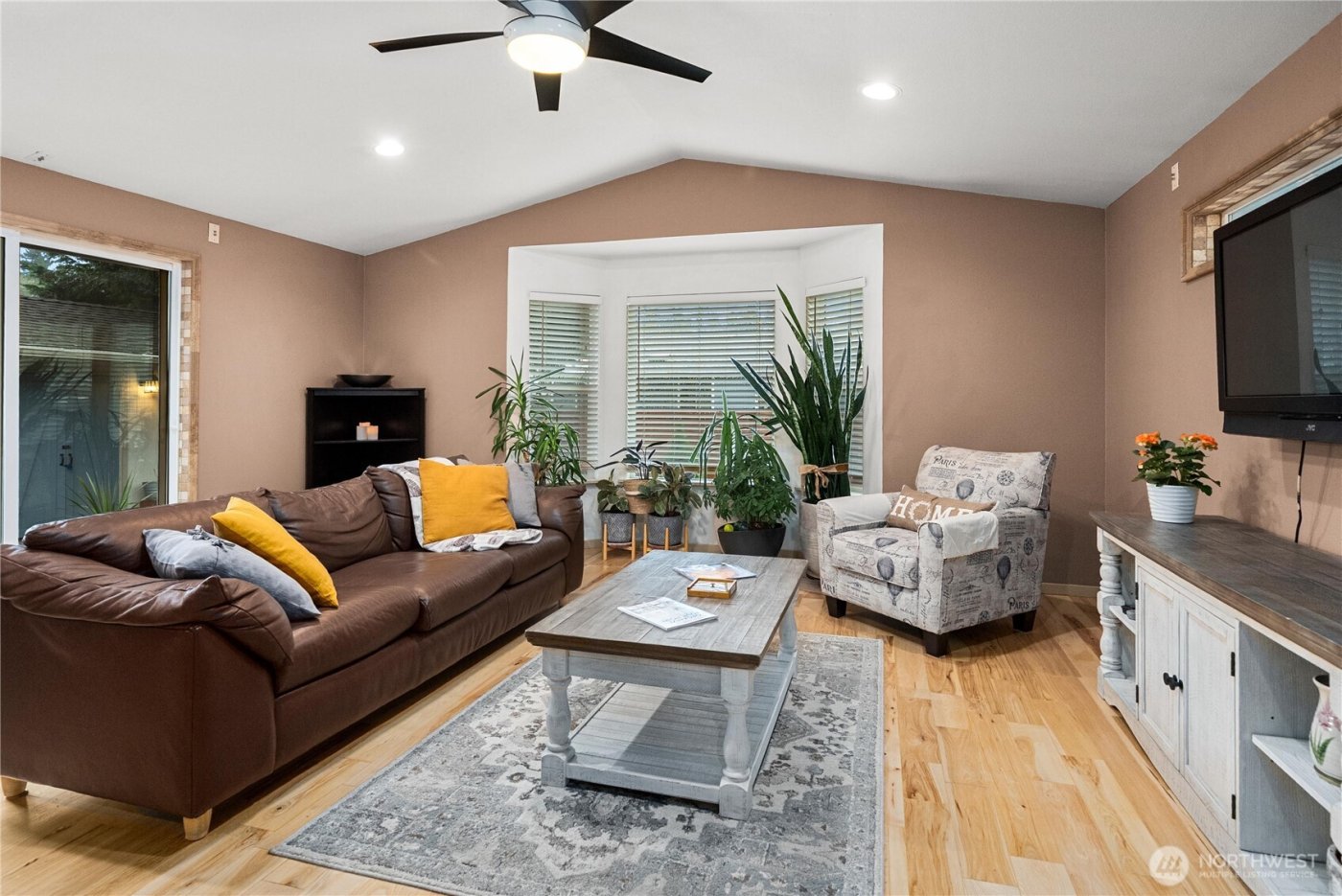 21621 SE 238th Street , Maple Valley, WA 98038-8565