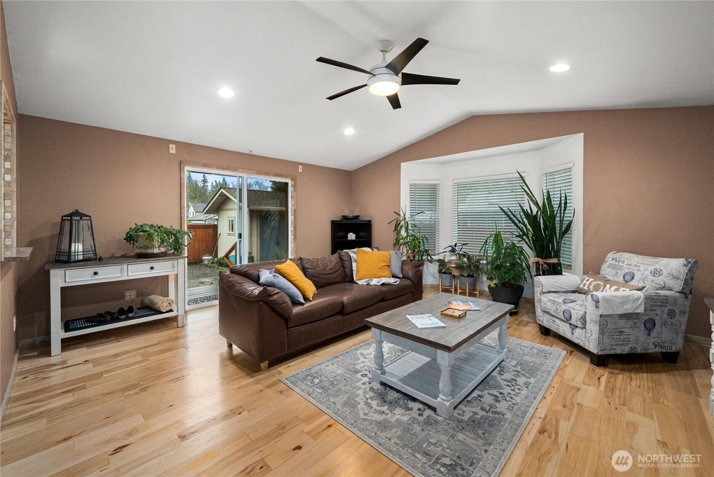 21621 SE 238th Street , Maple Valley, WA 98038-8565