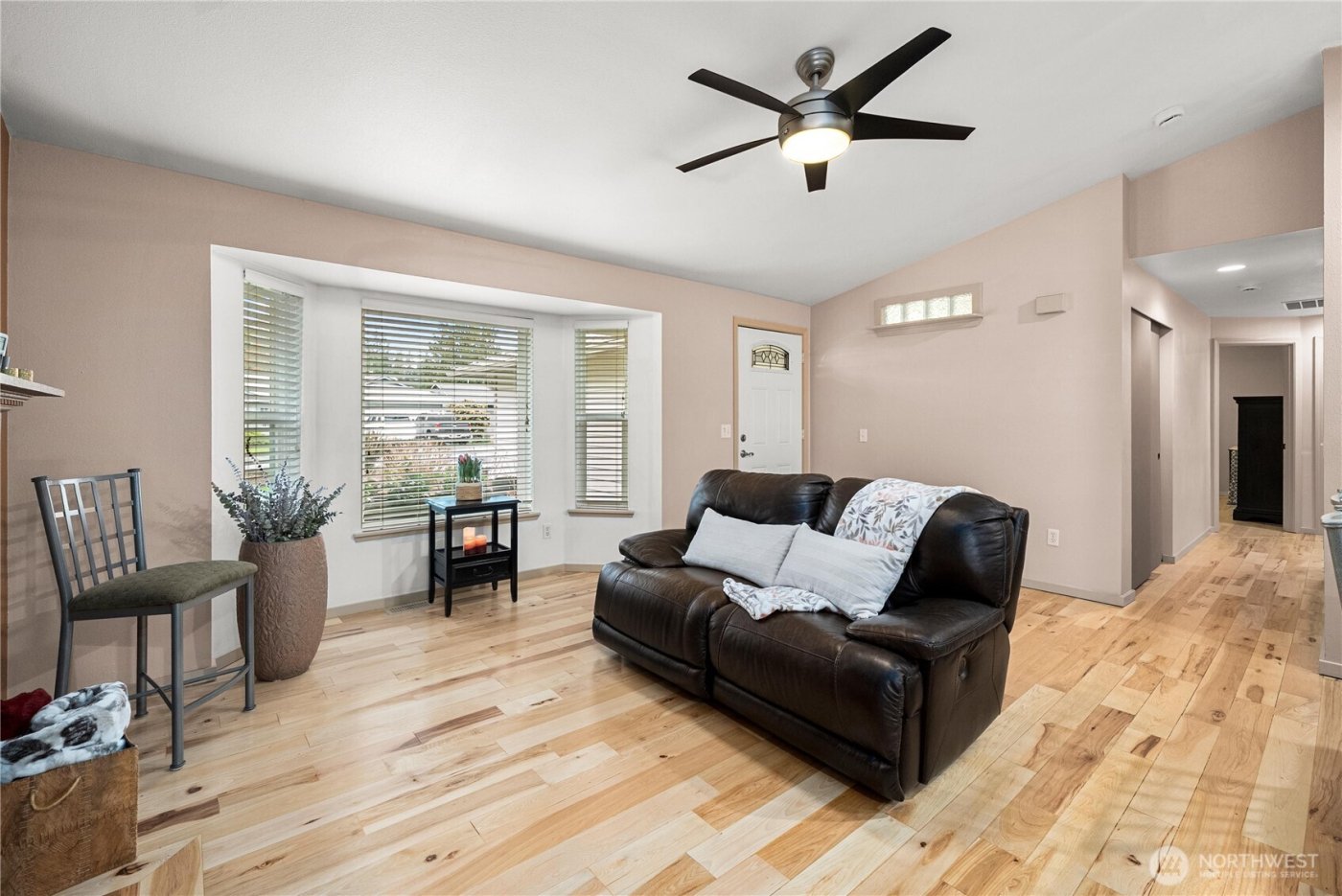 21621 SE 238th Street , Maple Valley, WA 98038-8565