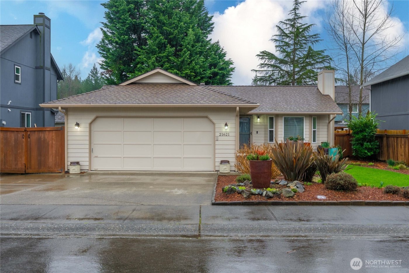 21621 SE 238th Street , Maple Valley, WA 98038-8565