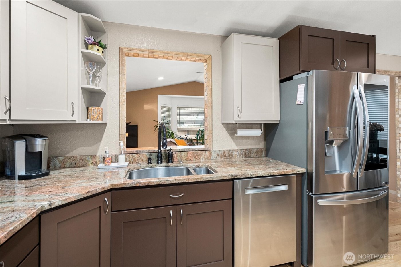 21621 SE 238th Street , Maple Valley, WA 98038-8565