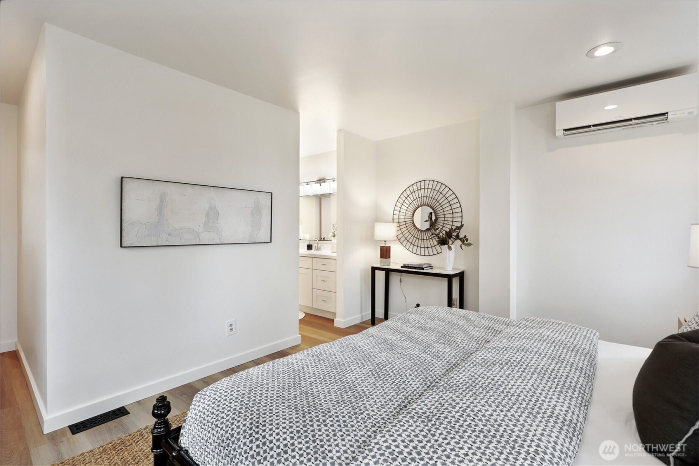 7043 12th Avenue NW, Seattle, WA 98117