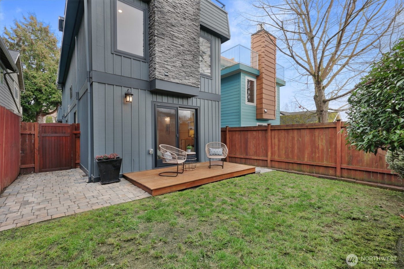 7043 12th Avenue NW, Seattle, WA 98117