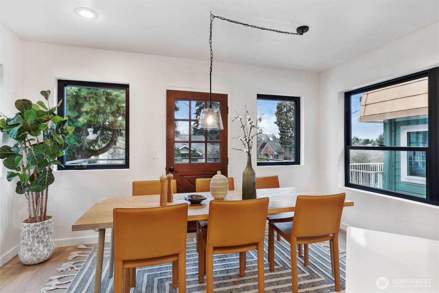 7043 12th Avenue NW, Seattle, WA 98117