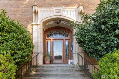 220 W Olympic Place #104, Seattle, WA 98119