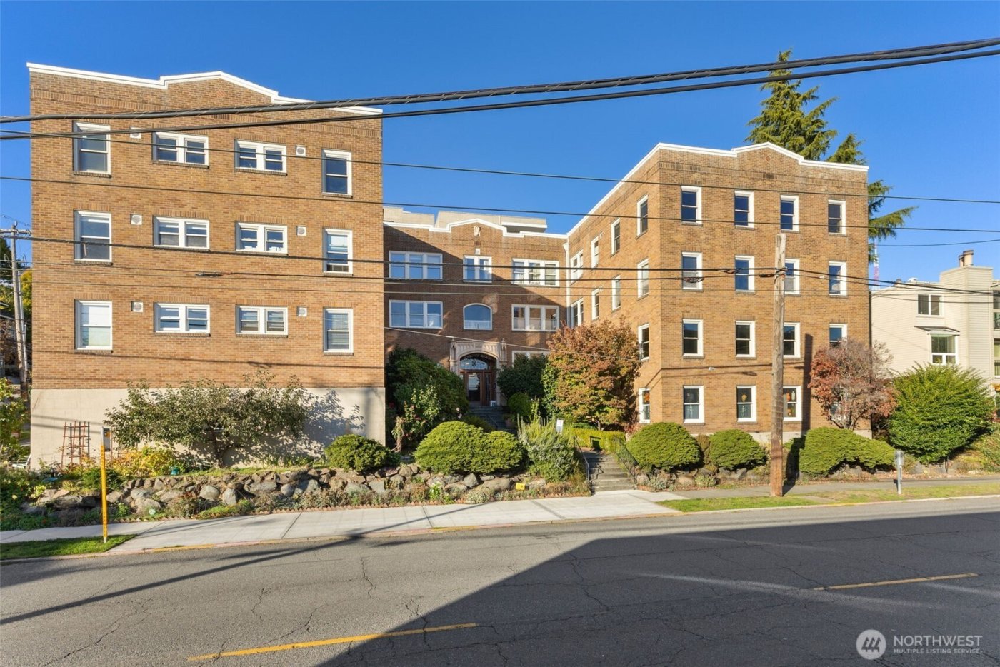 220 W Olympic Place #104, Seattle, WA 98119