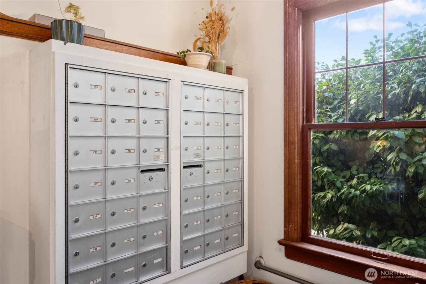 220 W Olympic Place #104, Seattle, WA 98119