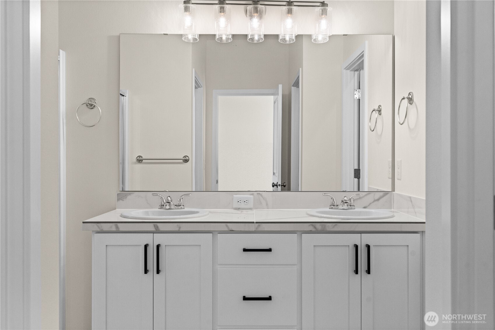 1332 60th Avenue NE, Tacoma, WA 98422