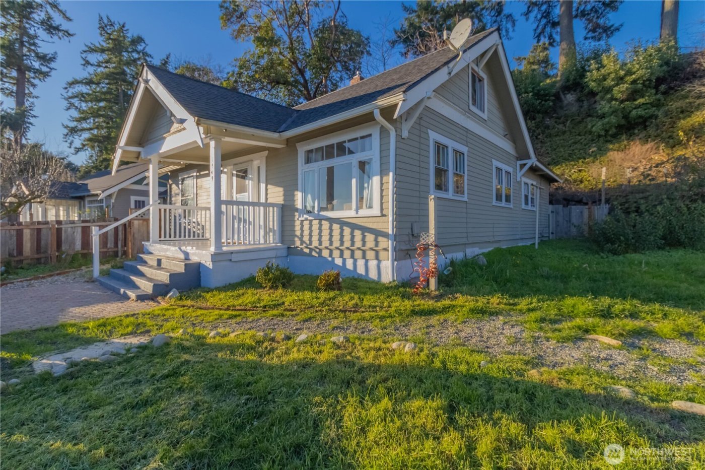 1549 Charleston Beach Road W, Bremerton, WA 98312