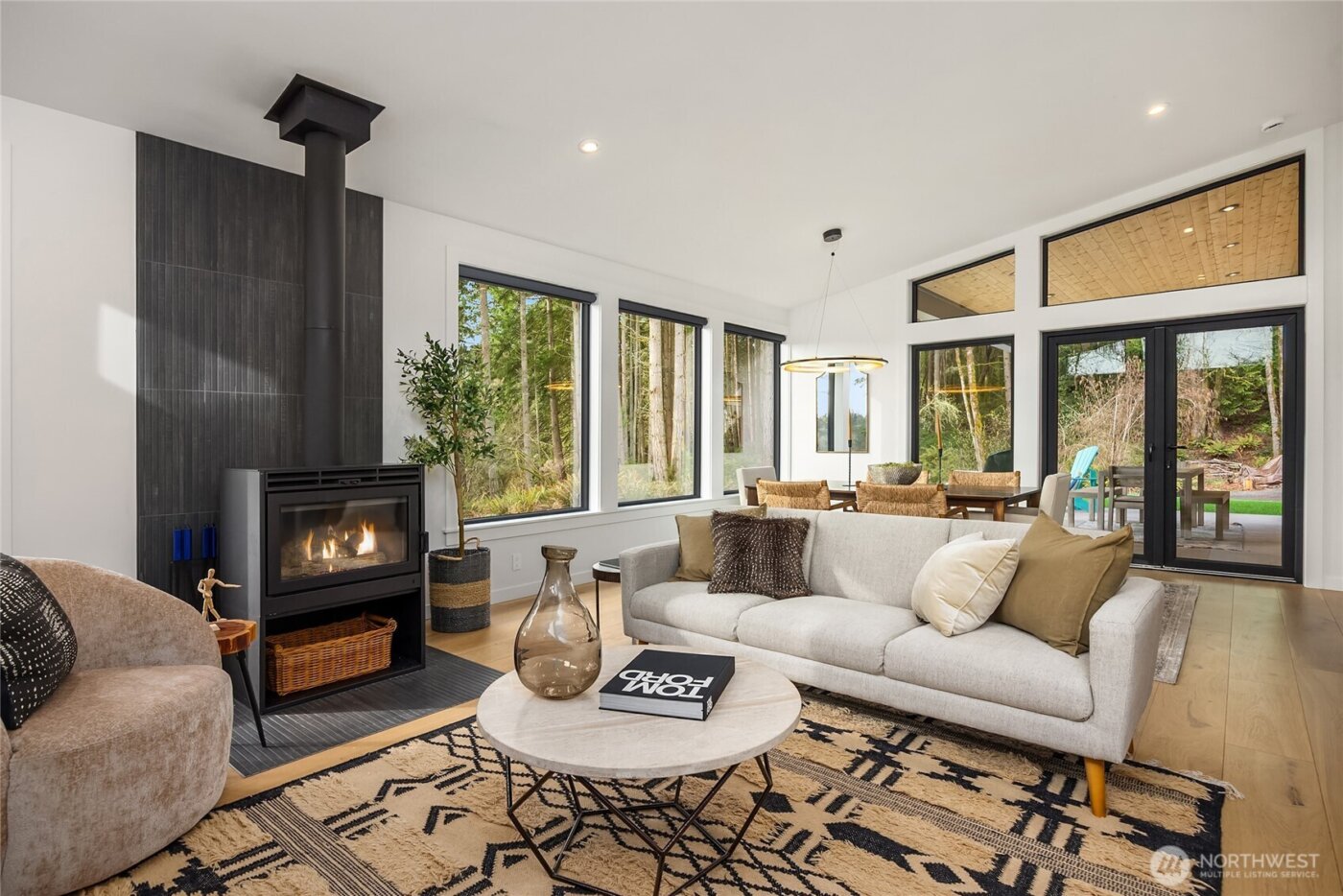 9661 NE Pine Street , Bainbridge Island, WA 98110