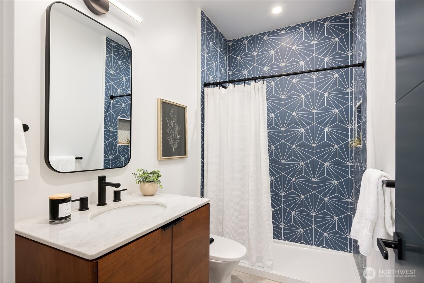 9661 NE Pine Street , Bainbridge Island, WA 98110