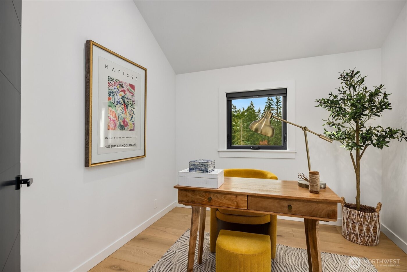 9661 NE Pine Street , Bainbridge Island, WA 98110