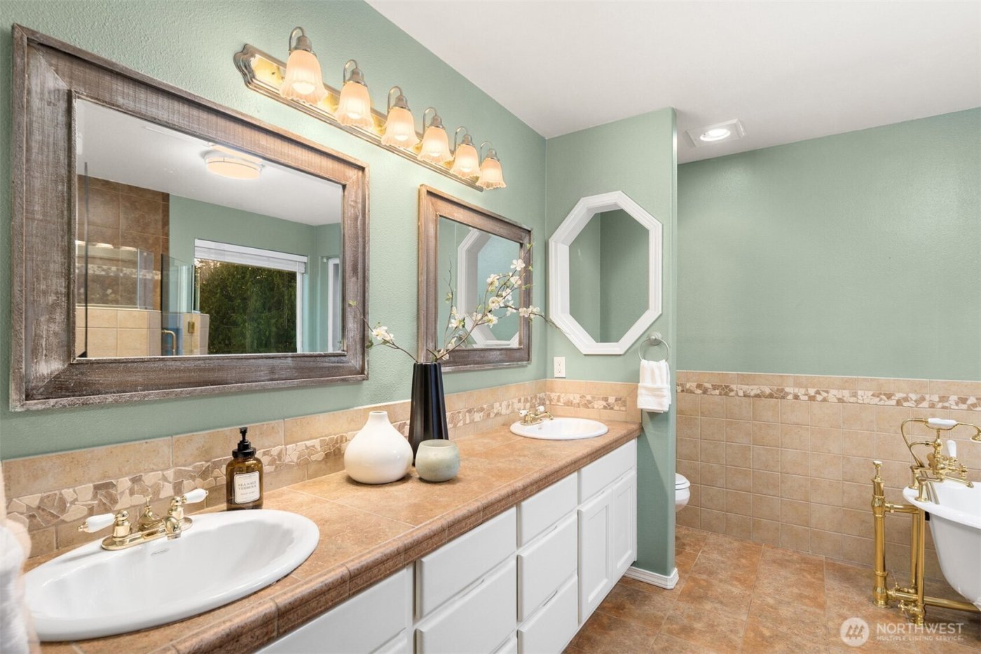 7910 72nd Drive NE, Marysville, WA 98270