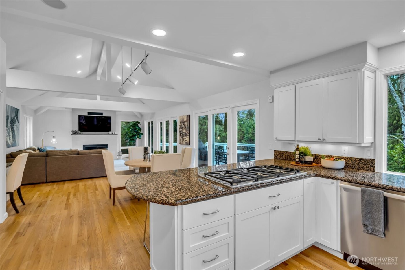 8402 SE 53rd Place , Mercer Island, WA 98040