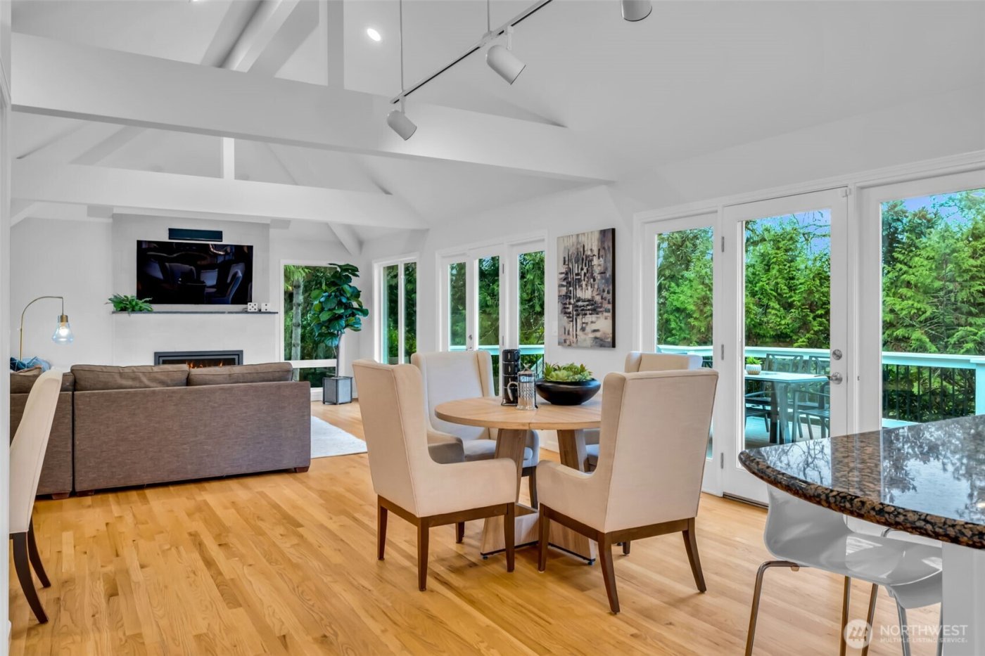 8402 SE 53rd Place , Mercer Island, WA 98040