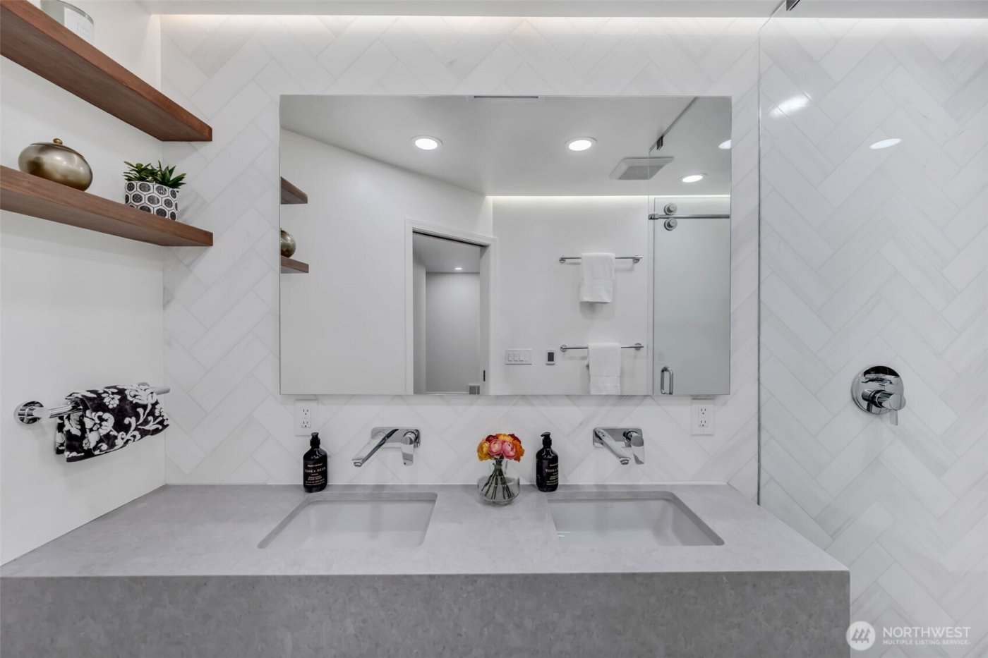 8402 SE 53rd Place , Mercer Island, WA 98040