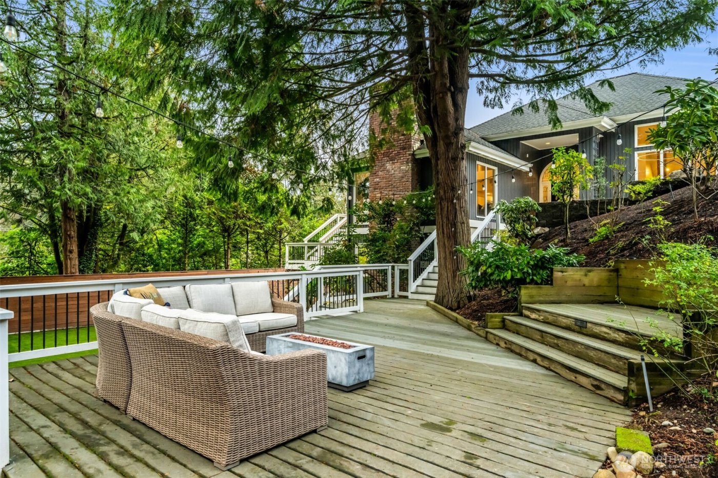 8402 SE 53rd Place , Mercer Island, WA 98040