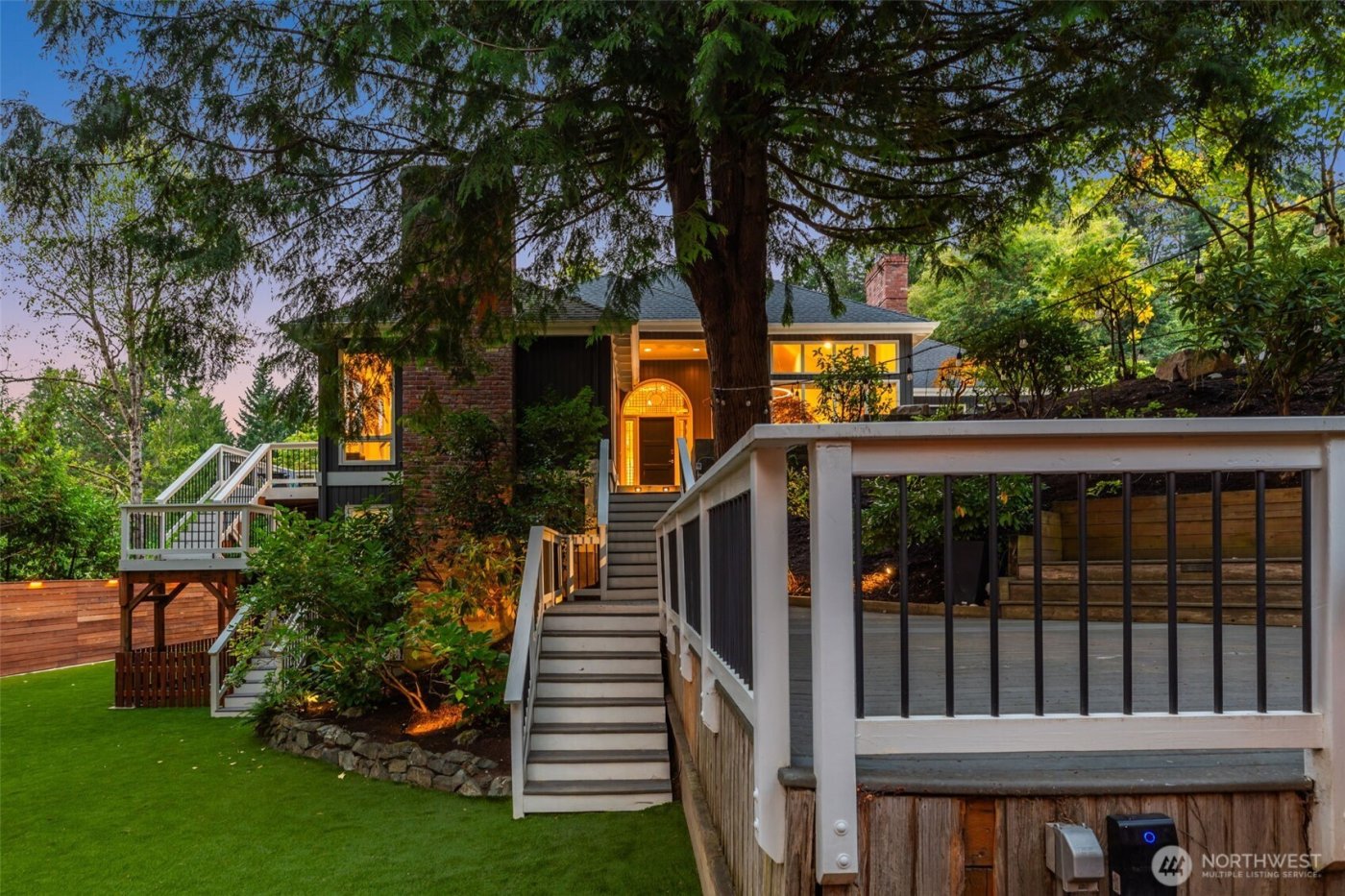 8402 SE 53rd Place , Mercer Island, WA 98040