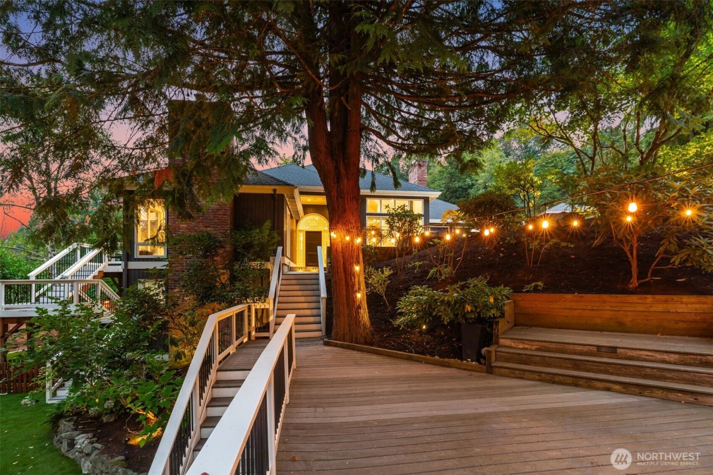 8402 SE 53rd Place , Mercer Island, WA 98040