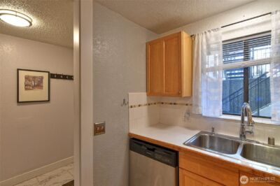 20131 61st Place W #D-104, Lynnwood, WA 98036 - Photo 4