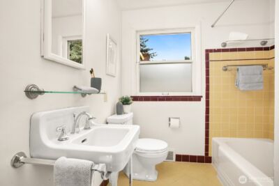 3442 40th Avenue W, Seattle, WA 98199 - Photo 15