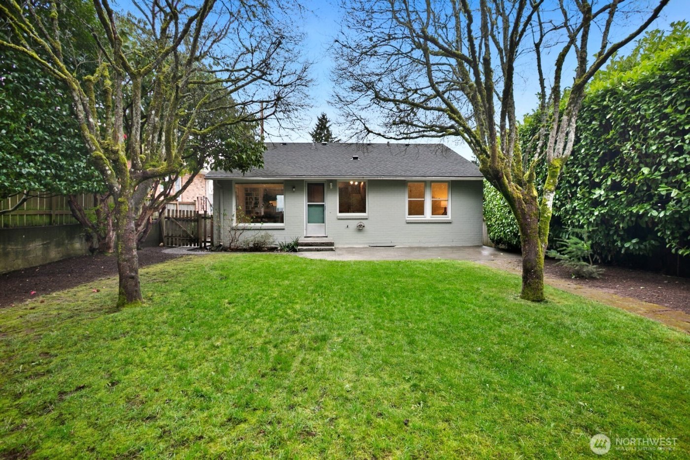 3442 40th Avenue W, Seattle, WA 98199