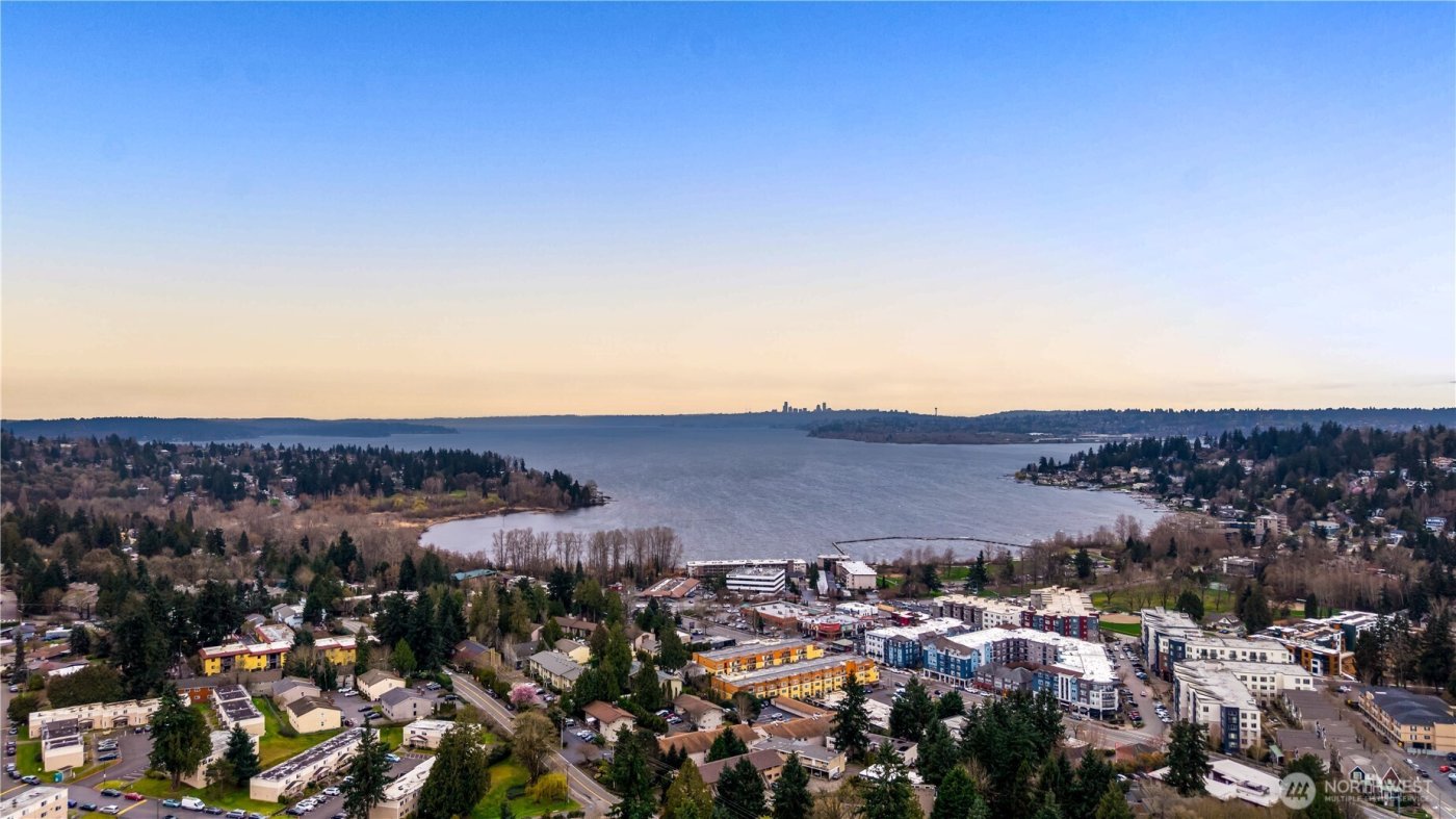 10016 NE 120th Lane #F103, Kirkland, WA 98034