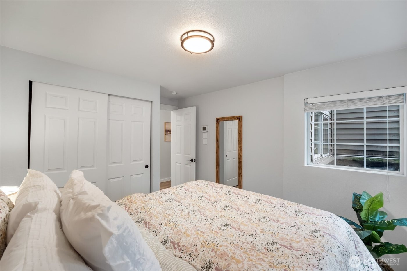 10016 NE 120th Lane #F103, Kirkland, WA 98034