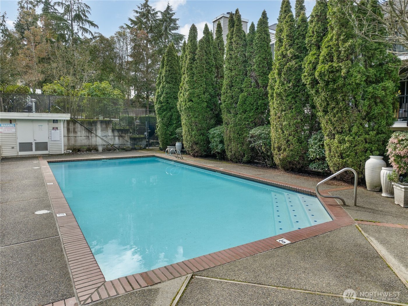 10016 NE 120th Lane #F103, Kirkland, WA 98034