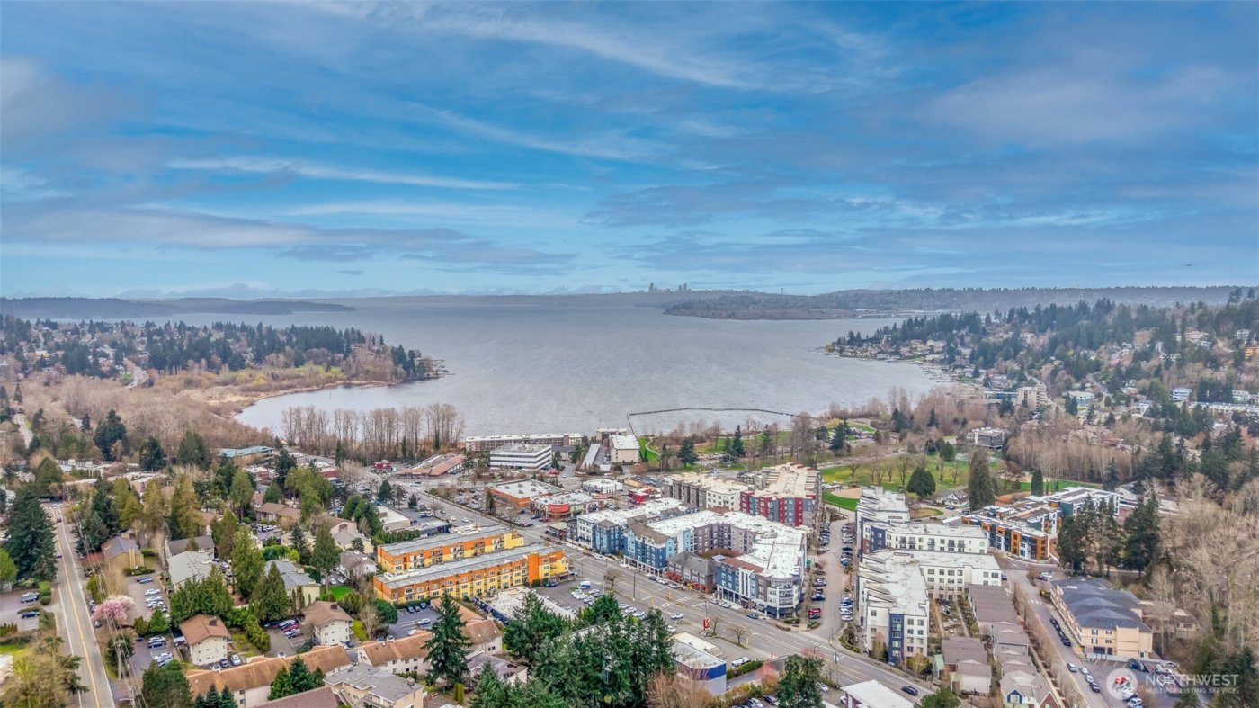 10016 NE 120th Lane #F103, Kirkland, WA 98034