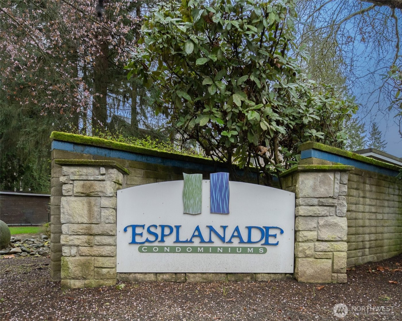 10016 NE 120th Lane #F103, Kirkland, WA 98034