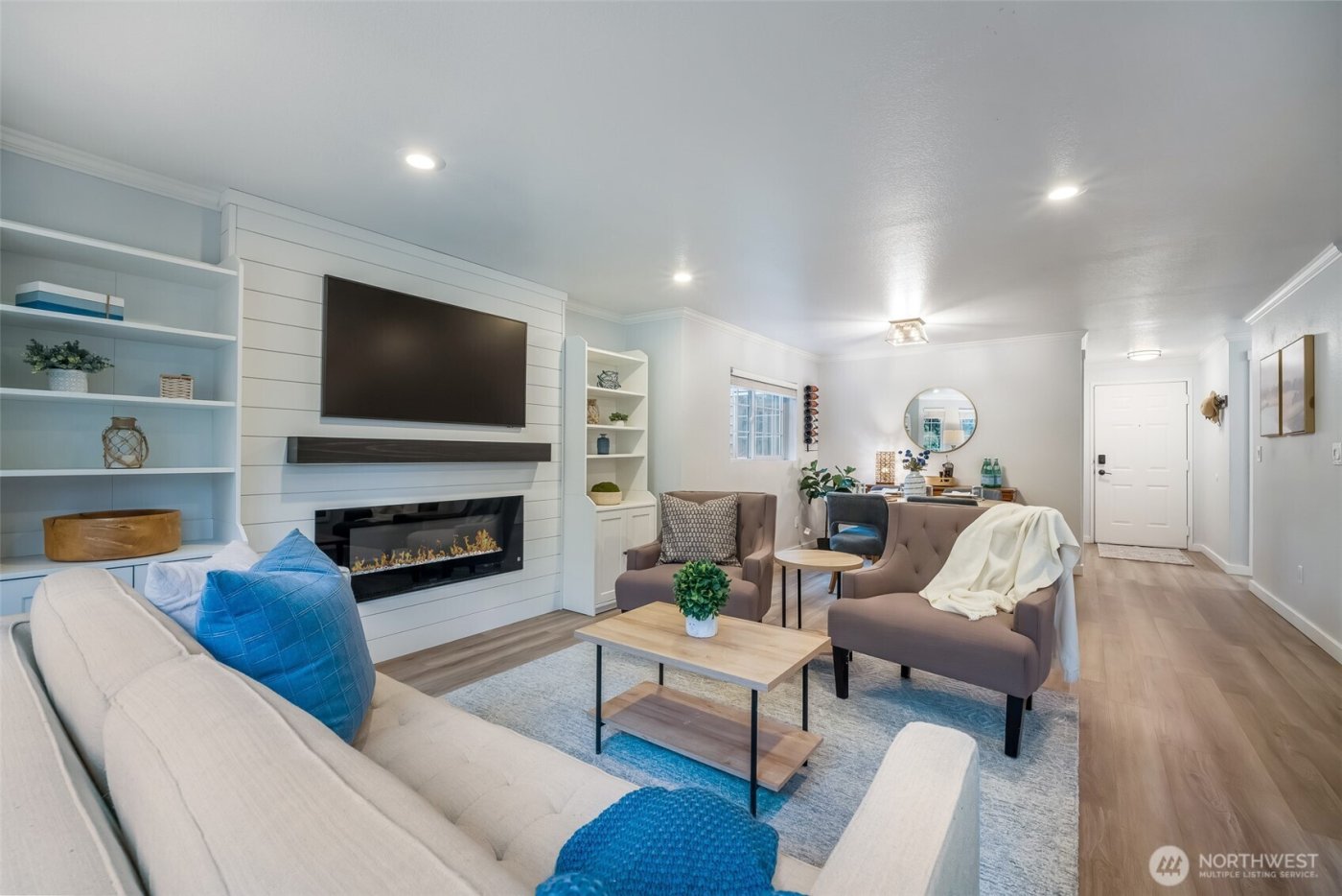 10016 NE 120th Lane #F103, Kirkland, WA 98034