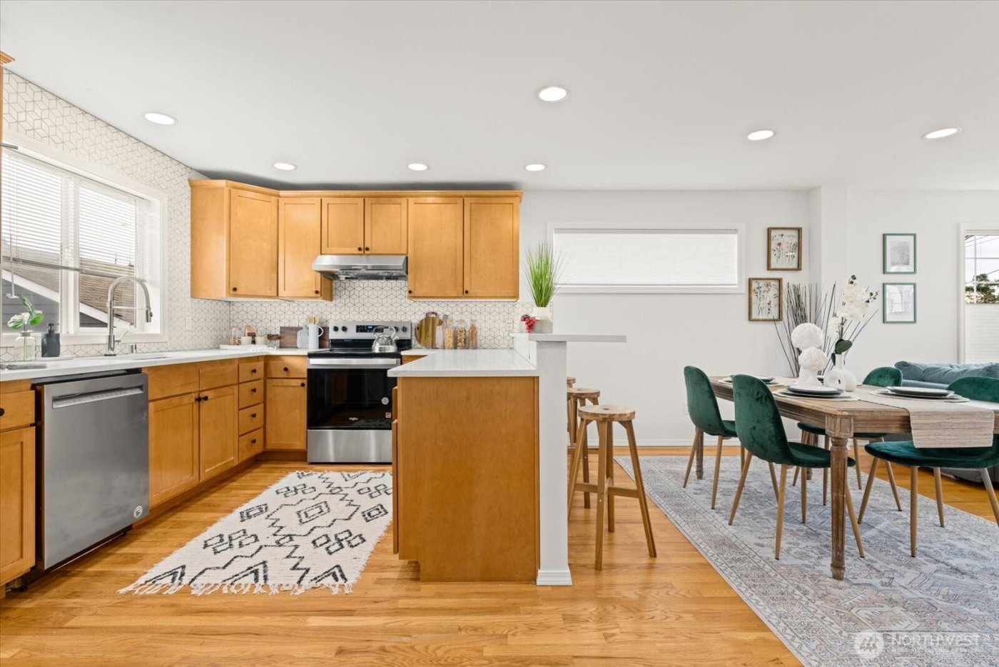 6035 Fauntleroy Way SW #B, Seattle, WA 98136