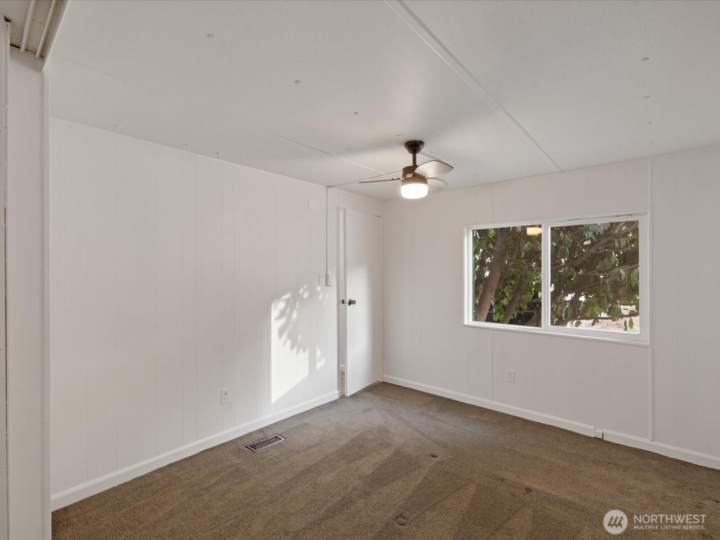 11510 E Riverside Drive #26, Bothell, WA 98011
