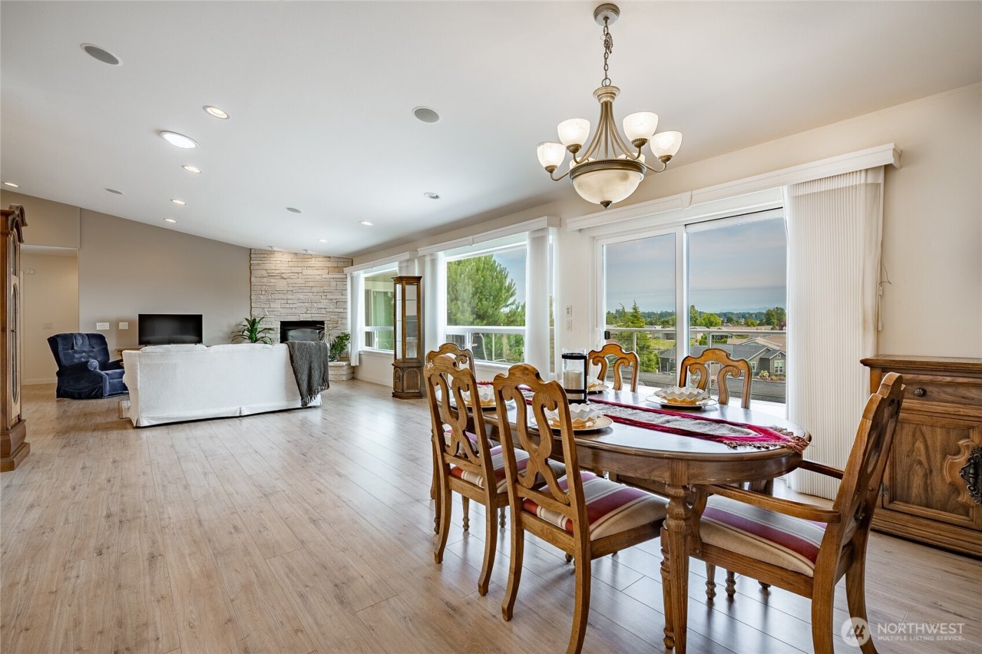 8118 Comox Road , Blaine, WA 98230