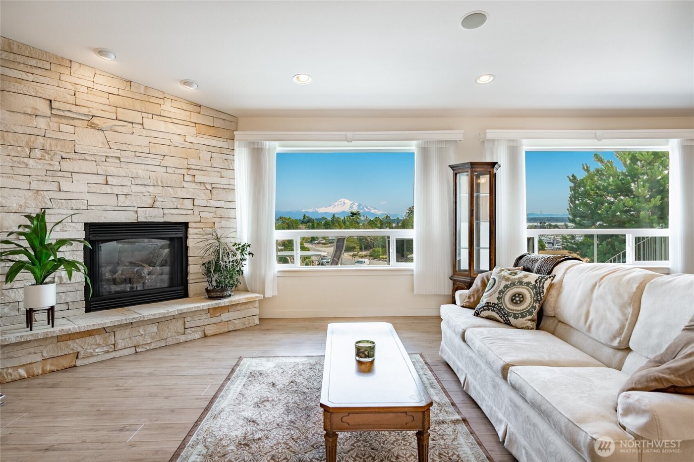 8118 Comox Road , Blaine, WA 98230