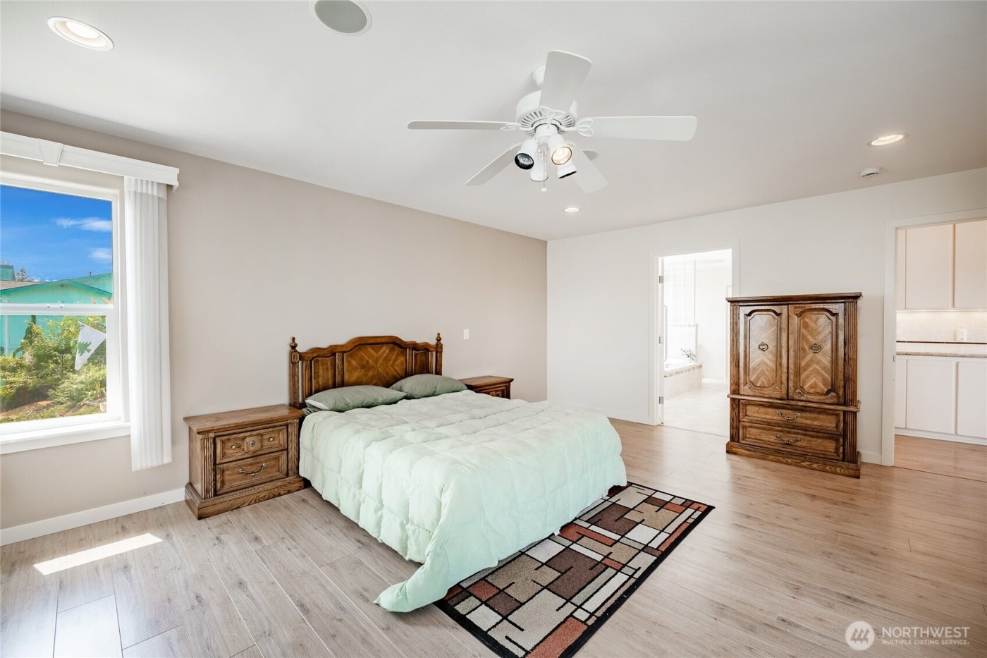 8118 Comox Road , Blaine, WA 98230