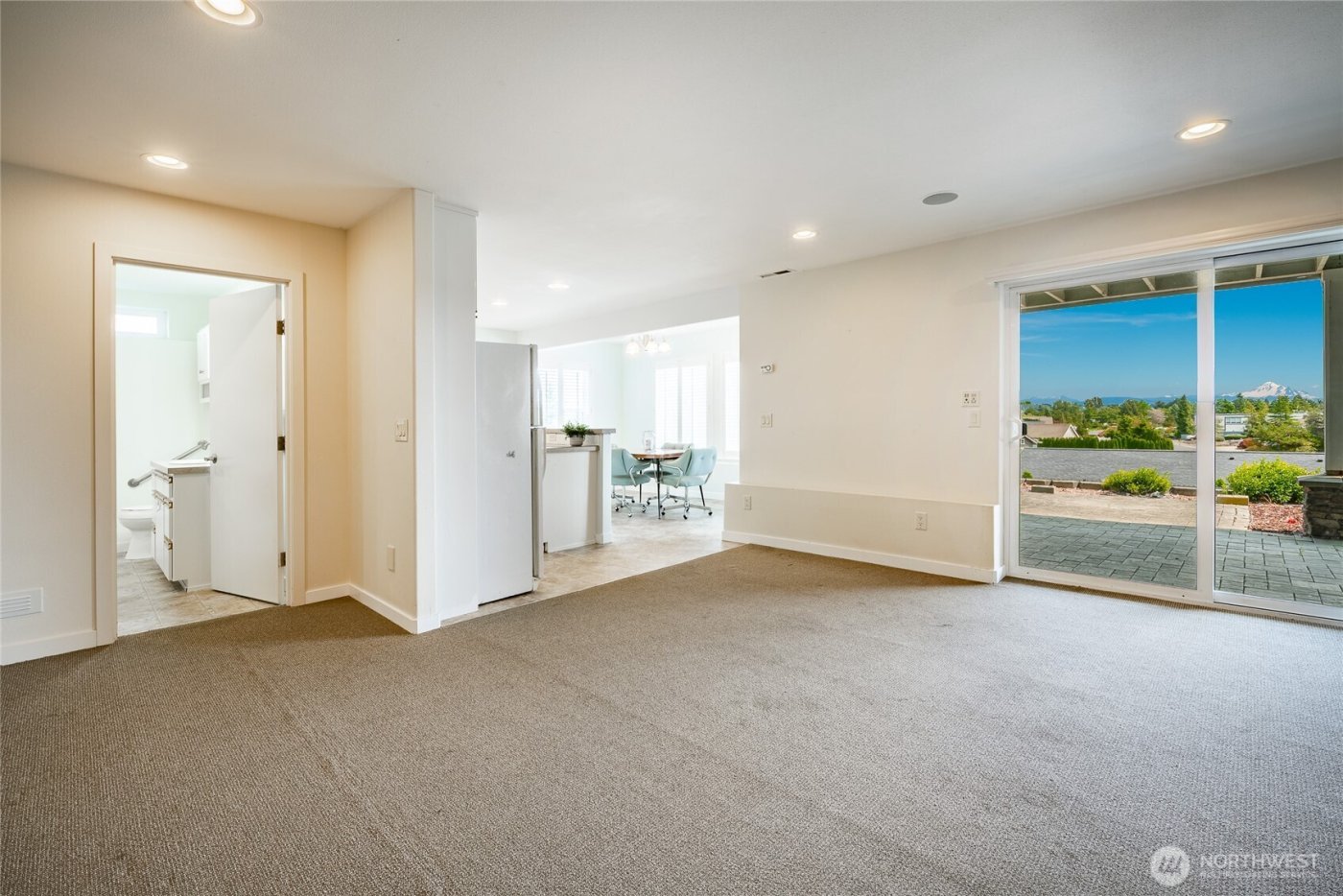 8118 Comox Road , Blaine, WA 98230