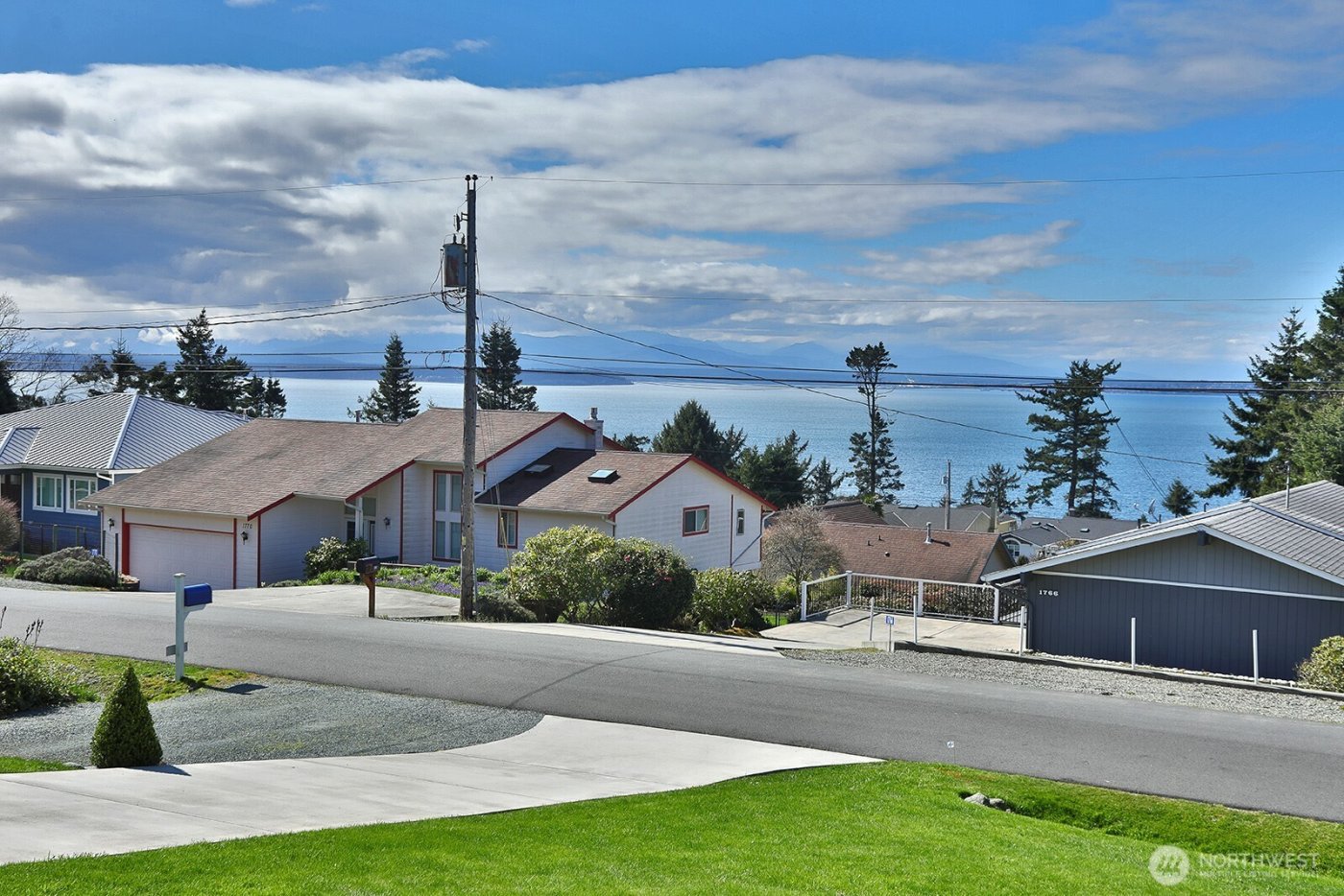 1767 Fircrest Avenue , Coupeville, WA 98239