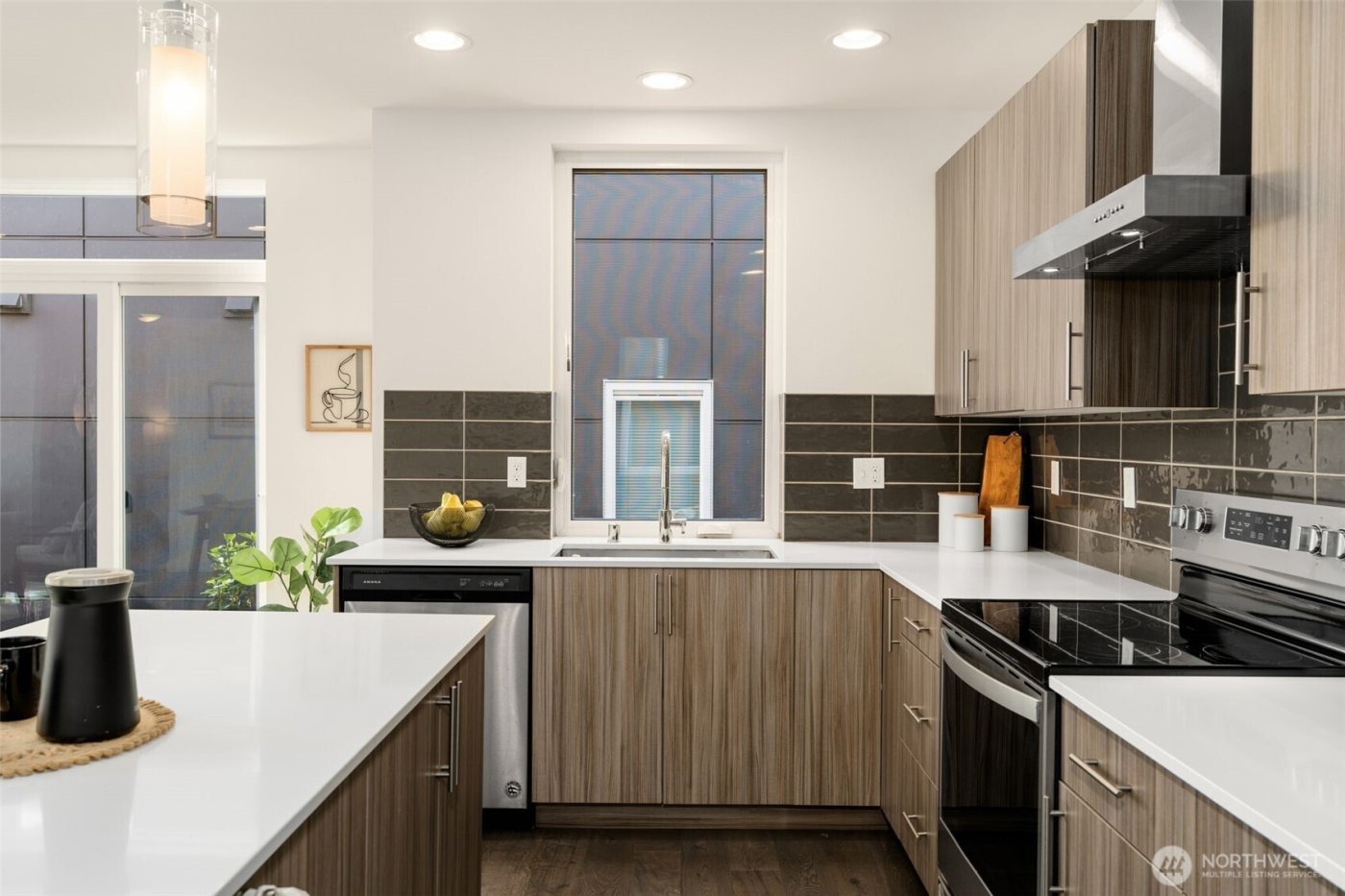 6012 S 127th Lane , Seattle, WA 98178-5183