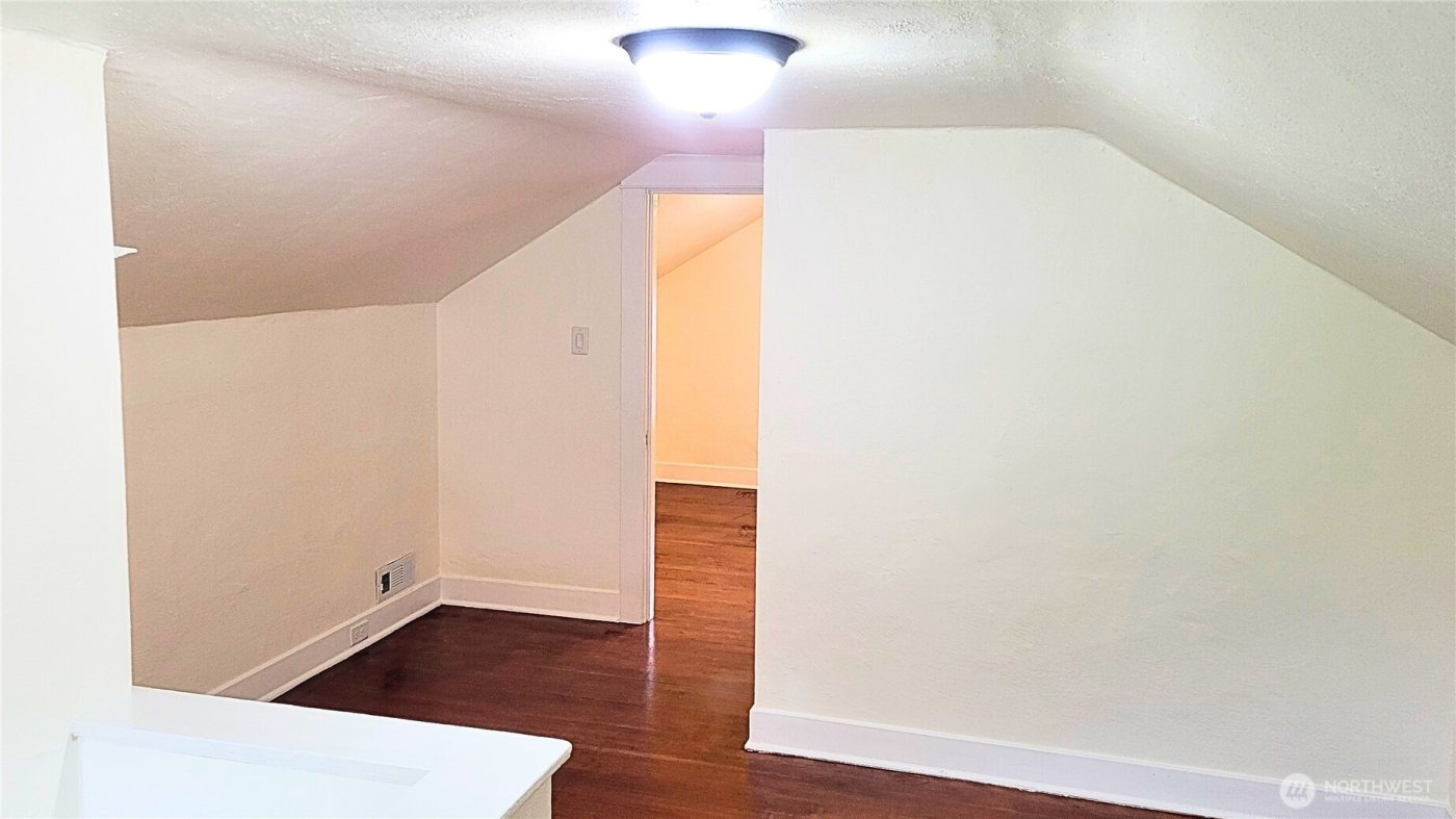 4833 S D Street , Tacoma, WA 98408