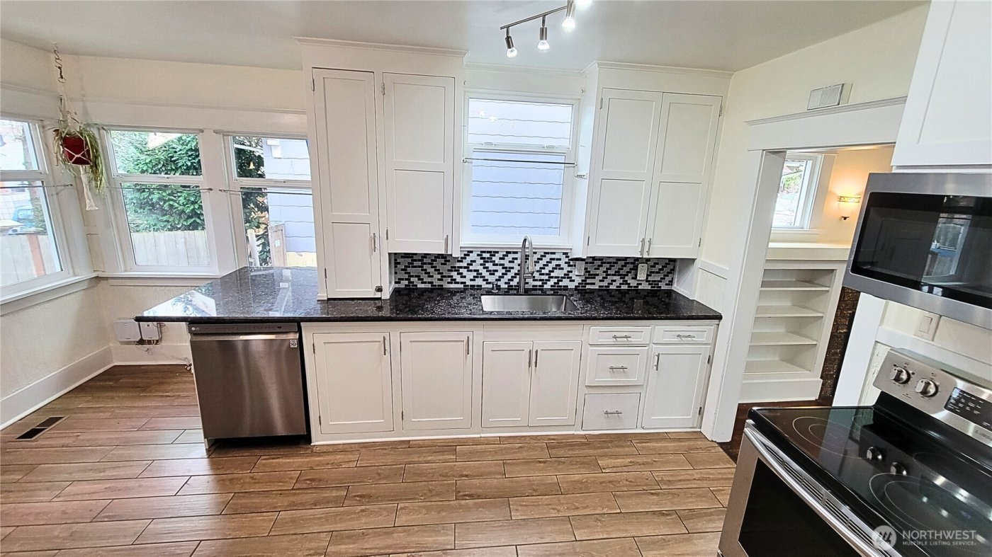 4833 S D Street , Tacoma, WA 98408