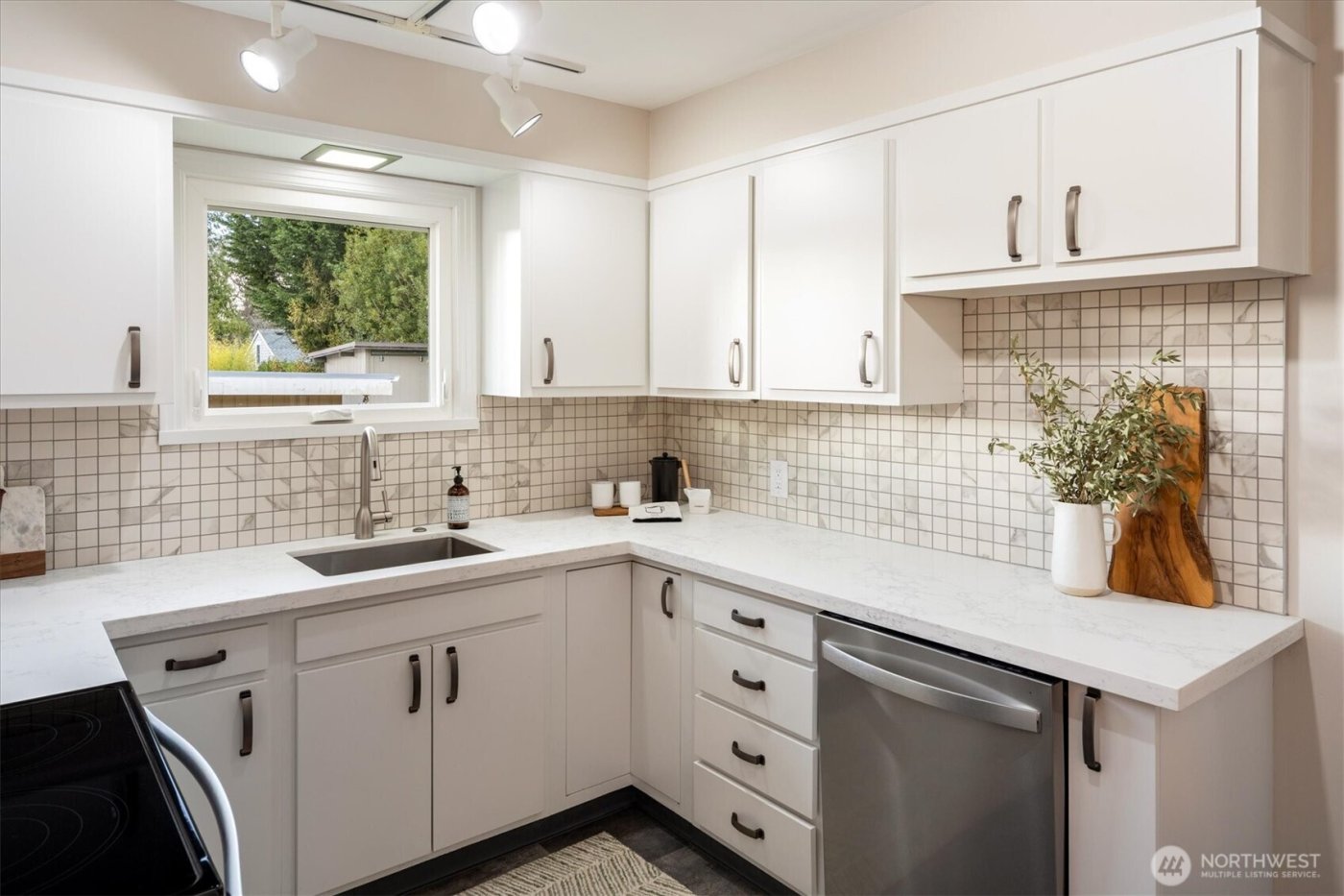 12239 11th Avenue NW, Seattle, WA 98177-4313