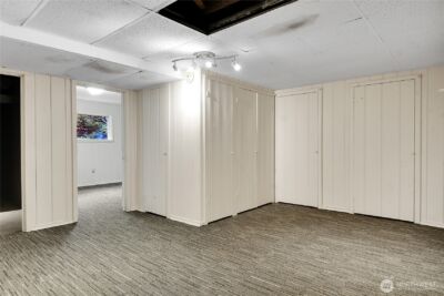 921 Sunset Way , Bellevue, WA 98004 - Photo 11