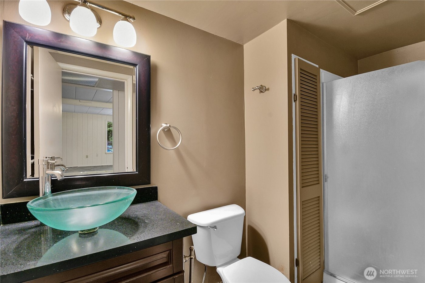 921 Sunset Way , Bellevue, WA 98004