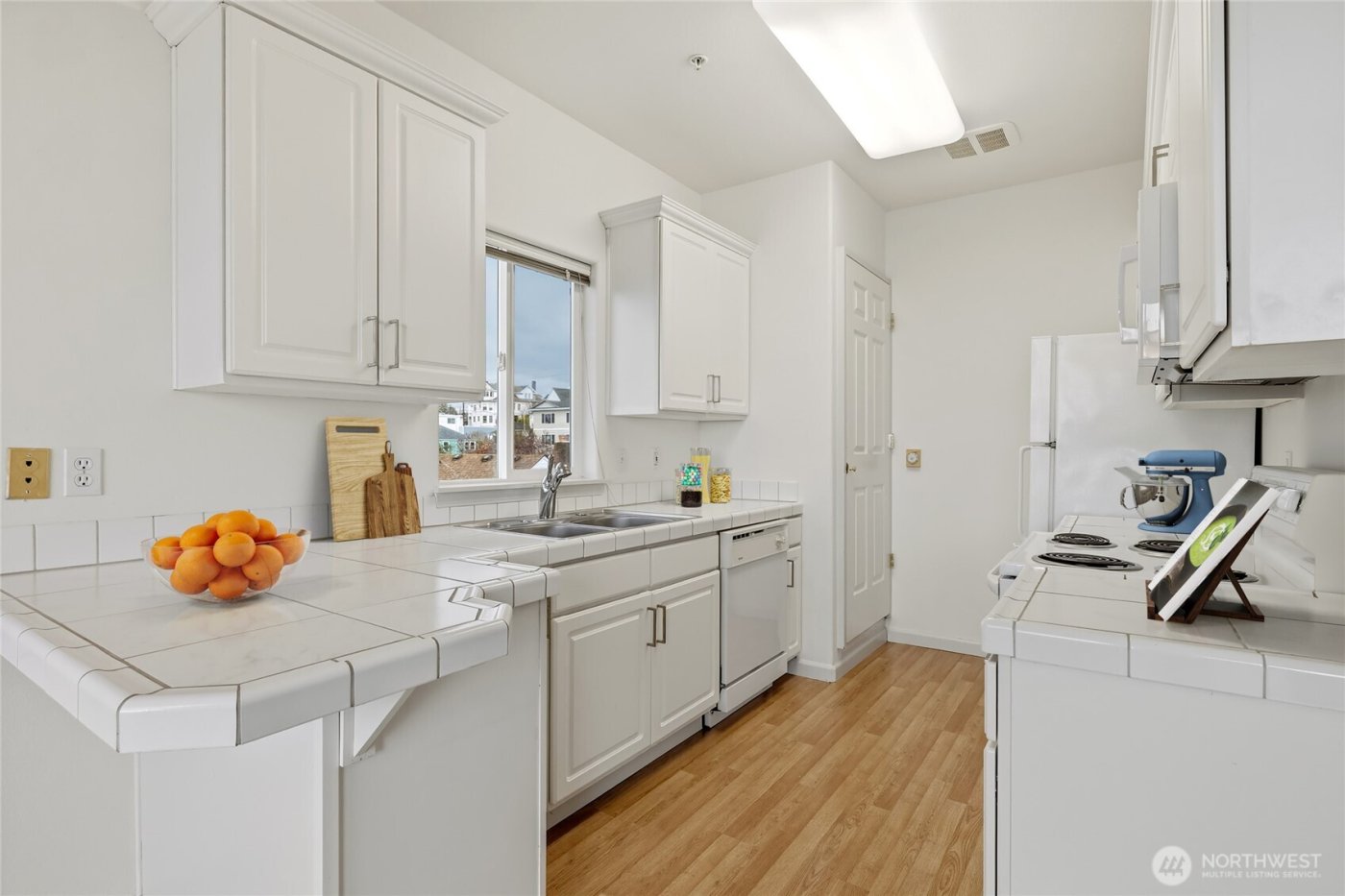 2420 Grand Avenue #303, Everett, WA 98201