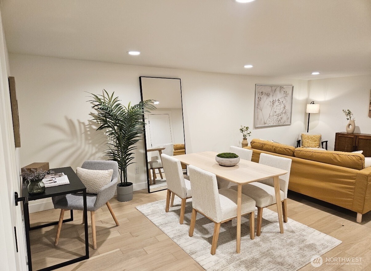 7341 21st Avenue NE #B, Seattle, WA 98115